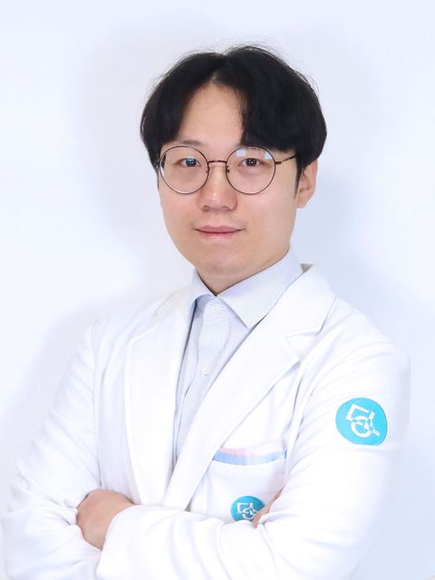척추관절센터 센터장 신원빈